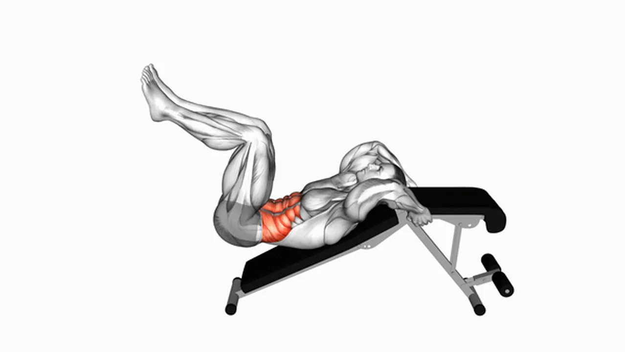 Common mistakes during decline bent leg reverse crunch Image